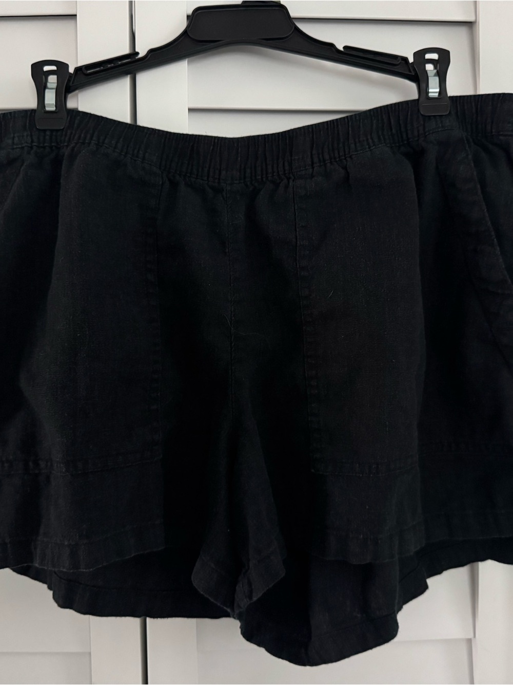 Universal Thread linen-like Black Elastic-Waist Shorts with front pockets